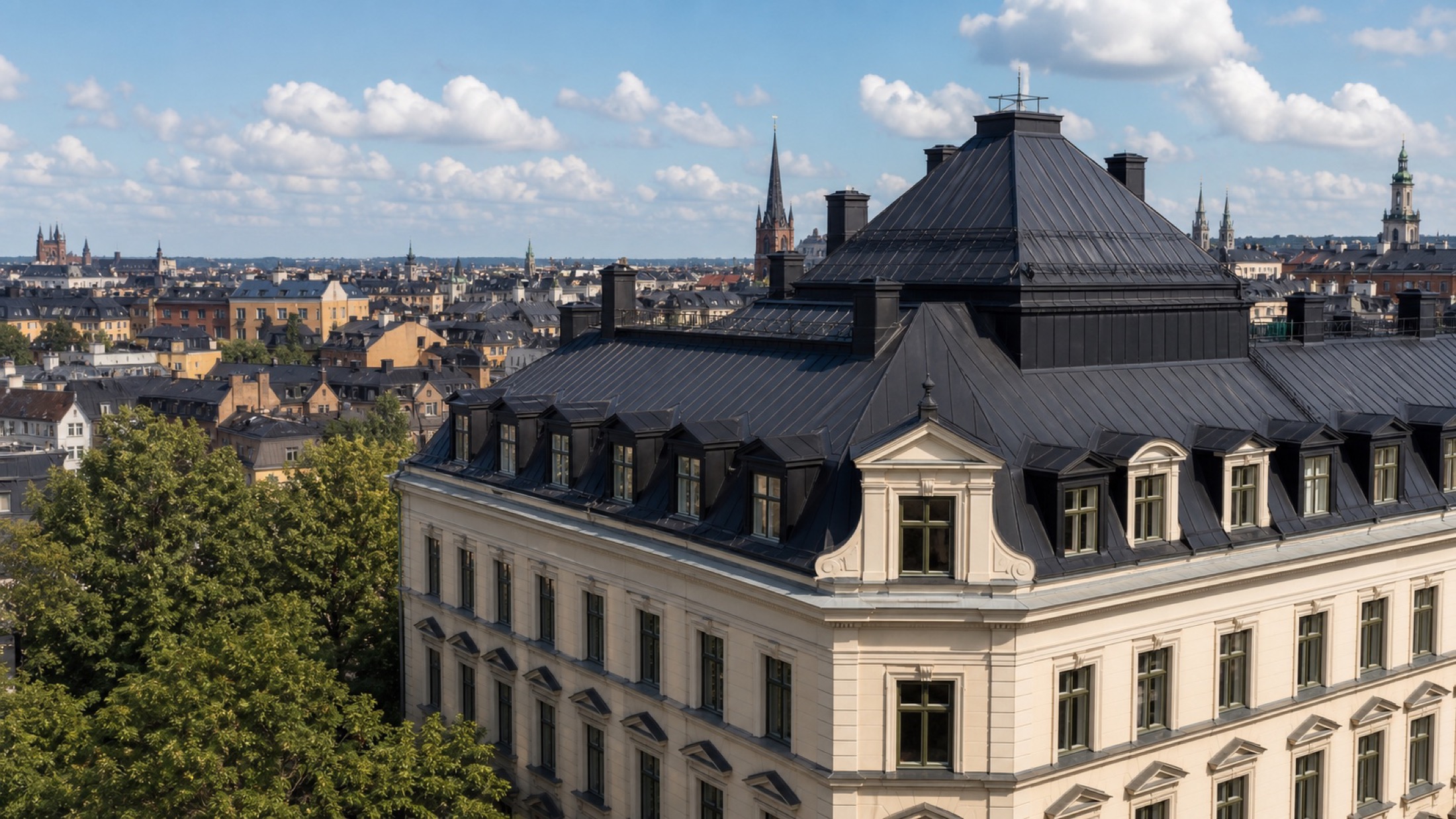 Tak och fasad i Stockholmsmiljö
